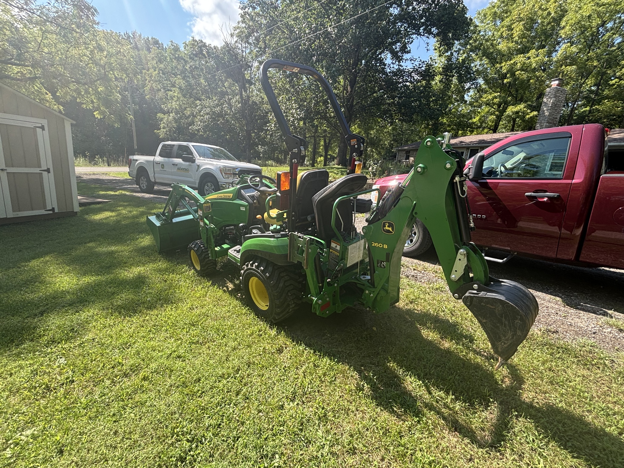 Used 2023 John Deere 1025R Compact Utility Tractors at Koenig Equipment in Knightstown, IN - PhotoXL11