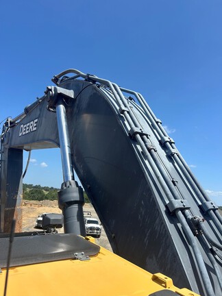 2017 John Deere 670G LC