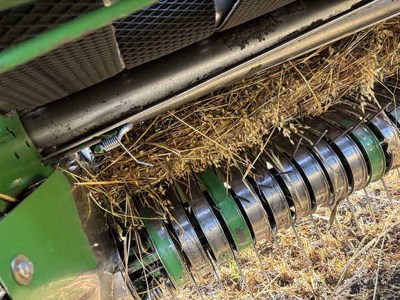 Used 2002 John Deere 567 Round Balers at Horizon Ag & Turf in St. Paul, AB - Photo11