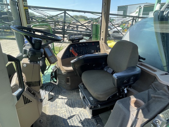 Used 2000 John Deere 4700 Self Propelled Sprayers at Horizon Ag & Turf in Warburg, AB - Photo8