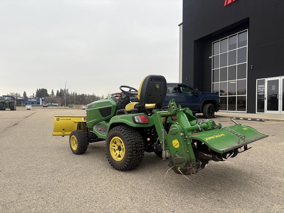 2020 John Deere X739