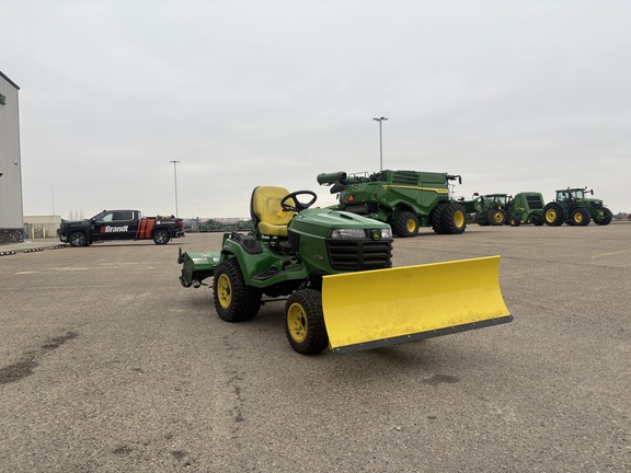 2020 John Deere X739