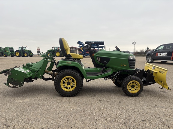 2020 John Deere X739