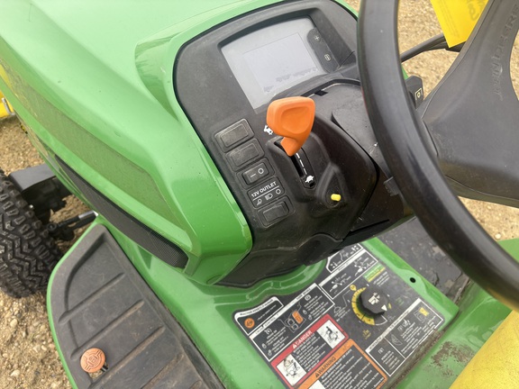2020 John Deere X739