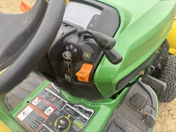2020 John Deere X739