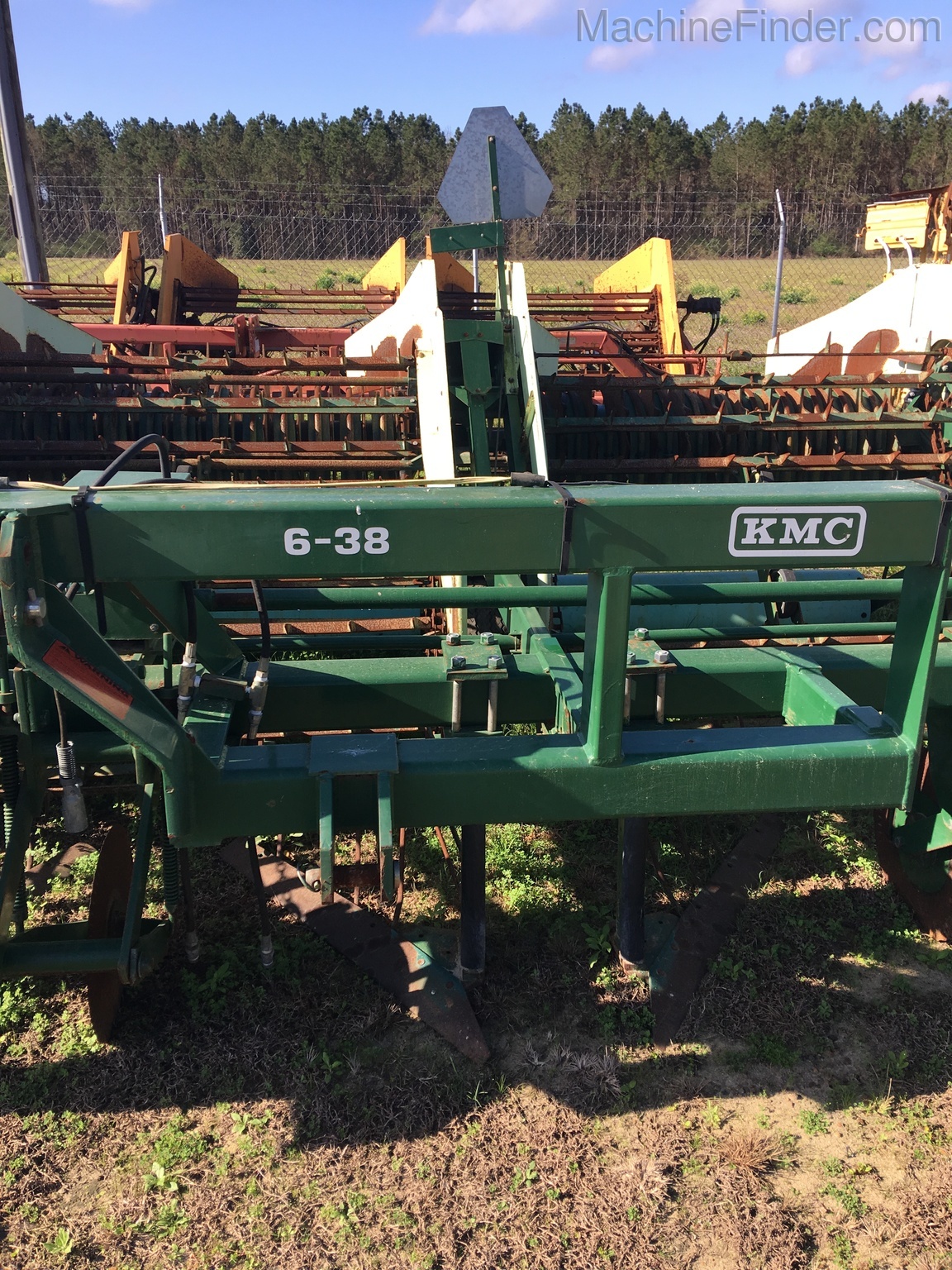 2000 KMC KM 638 Image 1