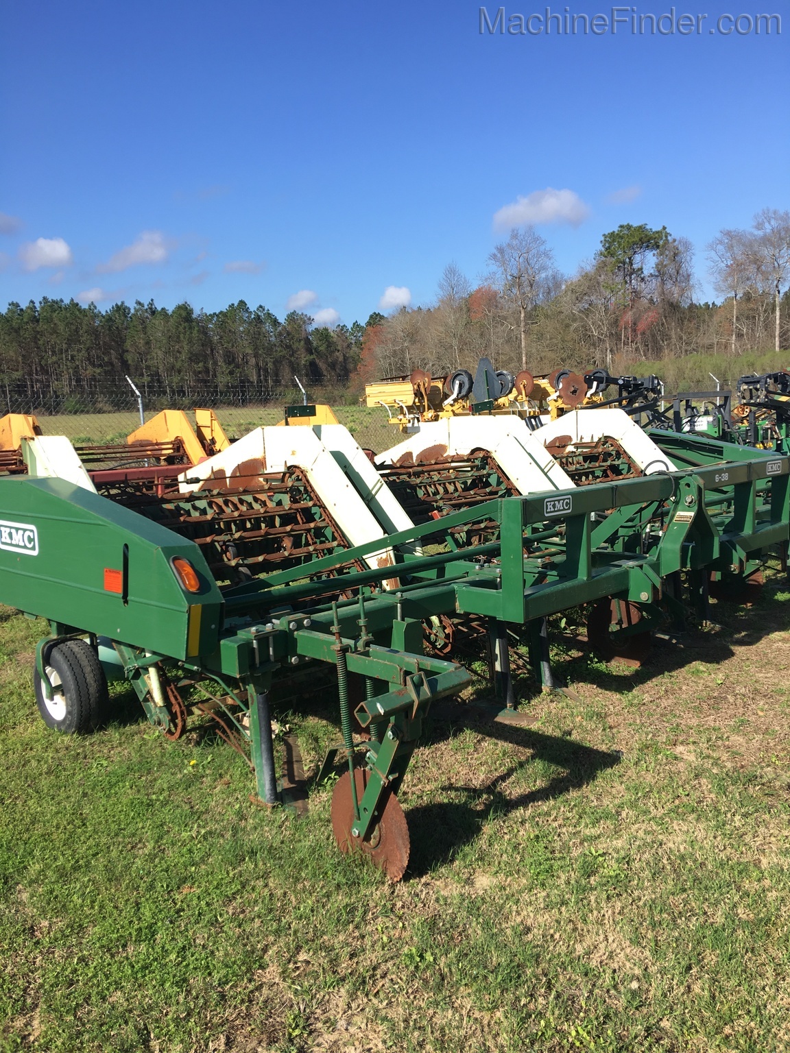 2000 KMC KM 638 Image 3