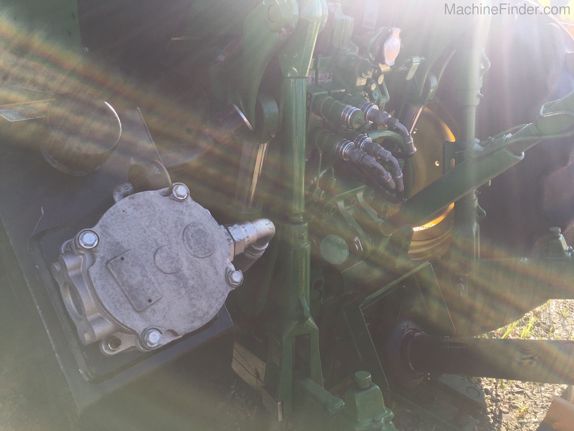 2014 John Deere 6105M Image 5
