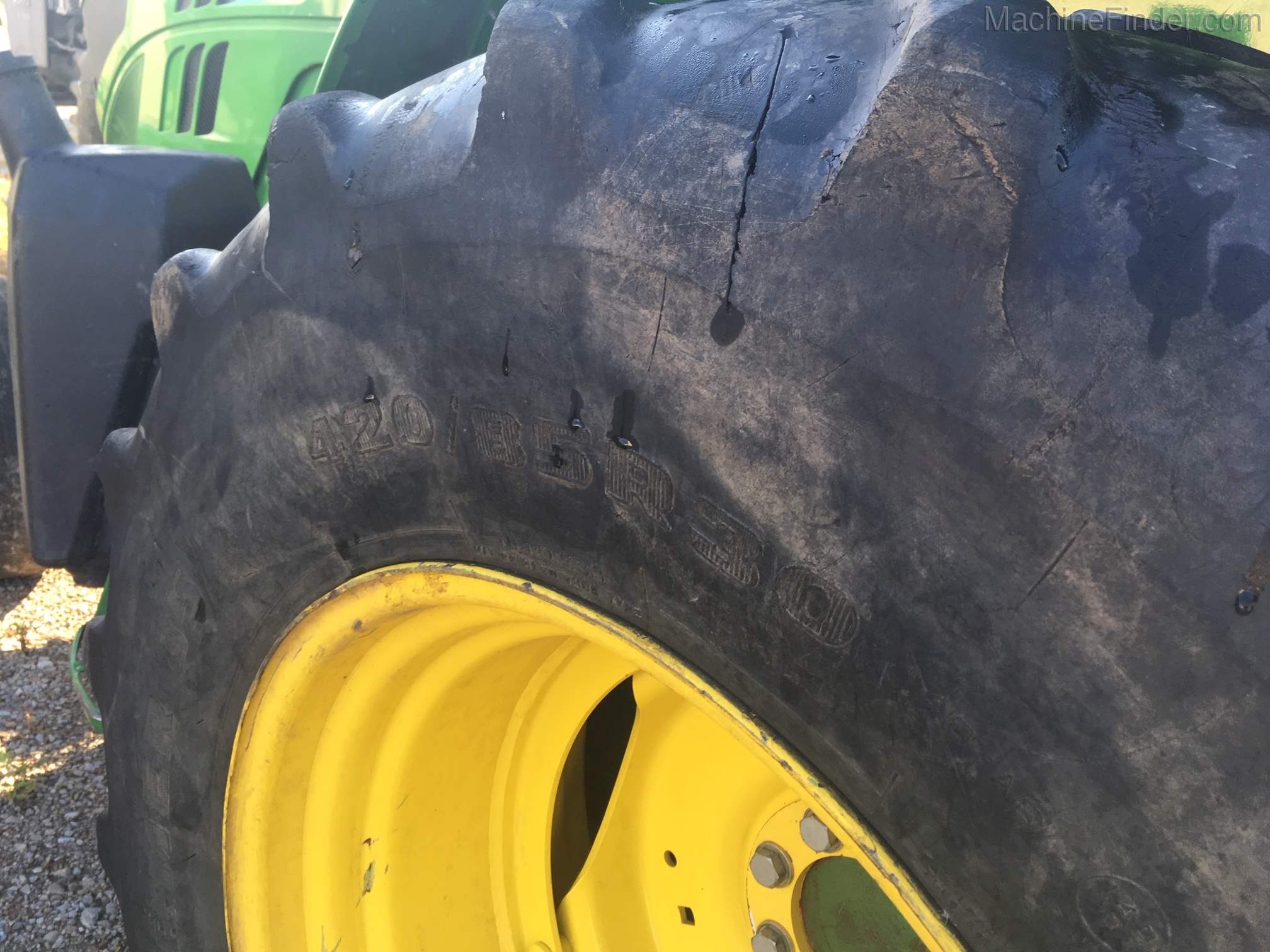 2014 John Deere 6105M Image 4