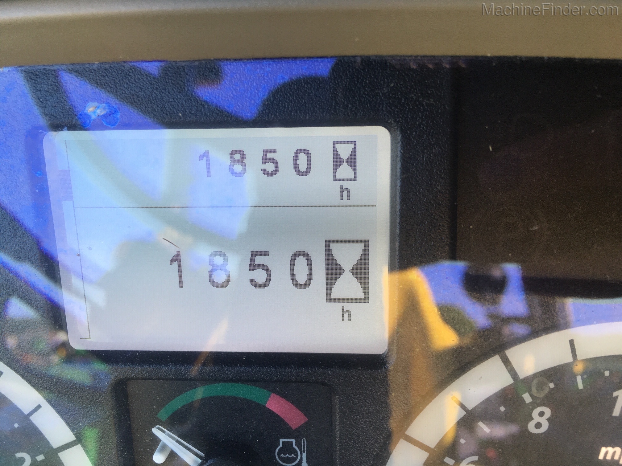 2014 John Deere 6105M Image 10