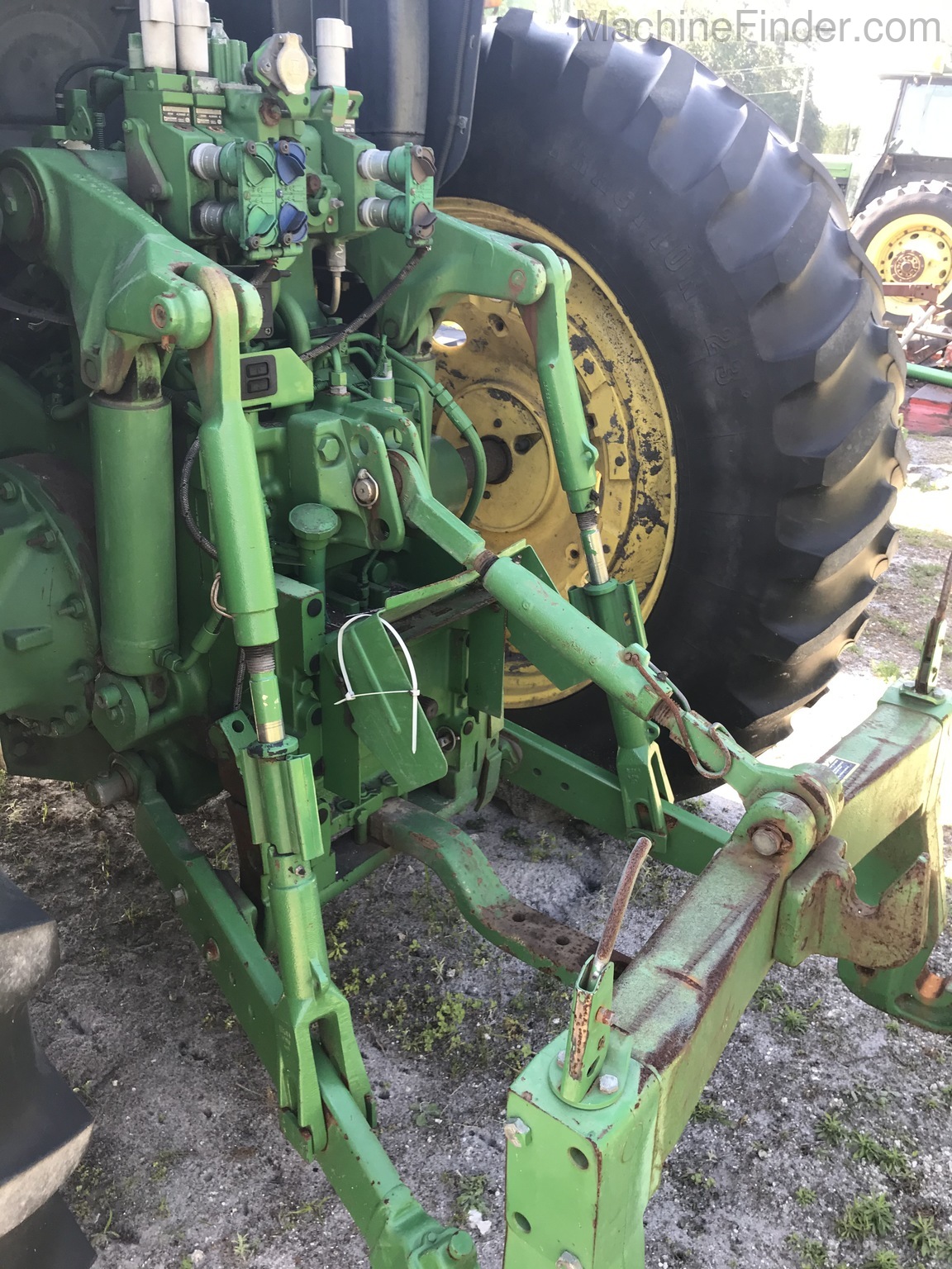 2013 John Deere 6190R Image 5