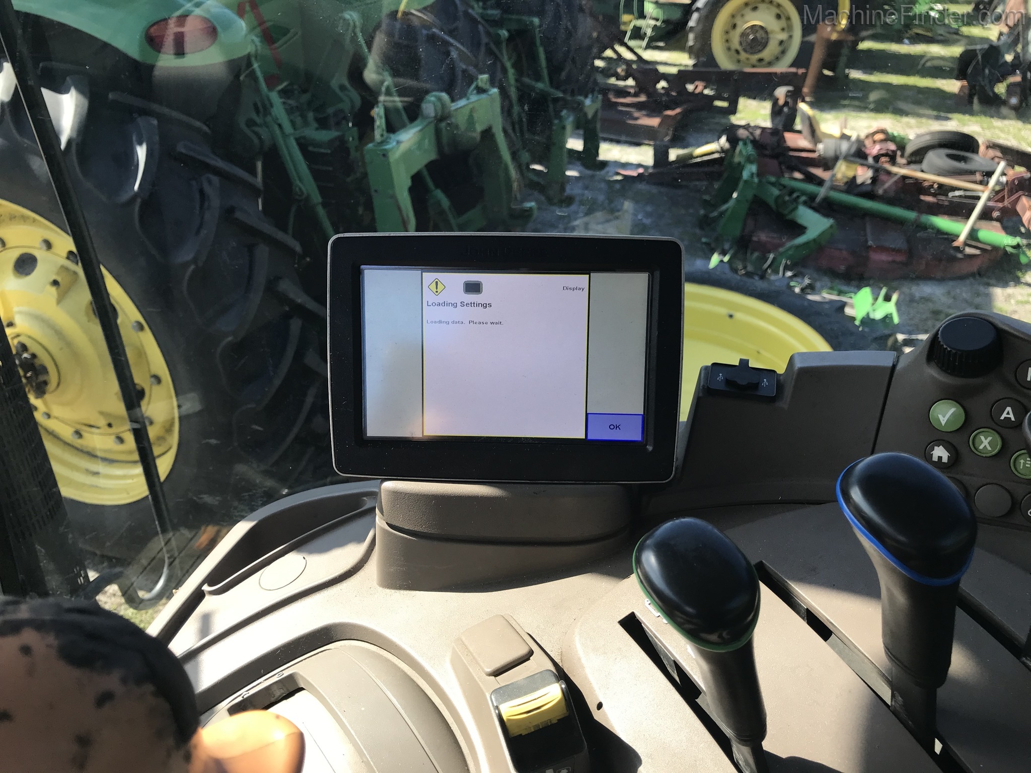 2013 John Deere 6190R Image 13