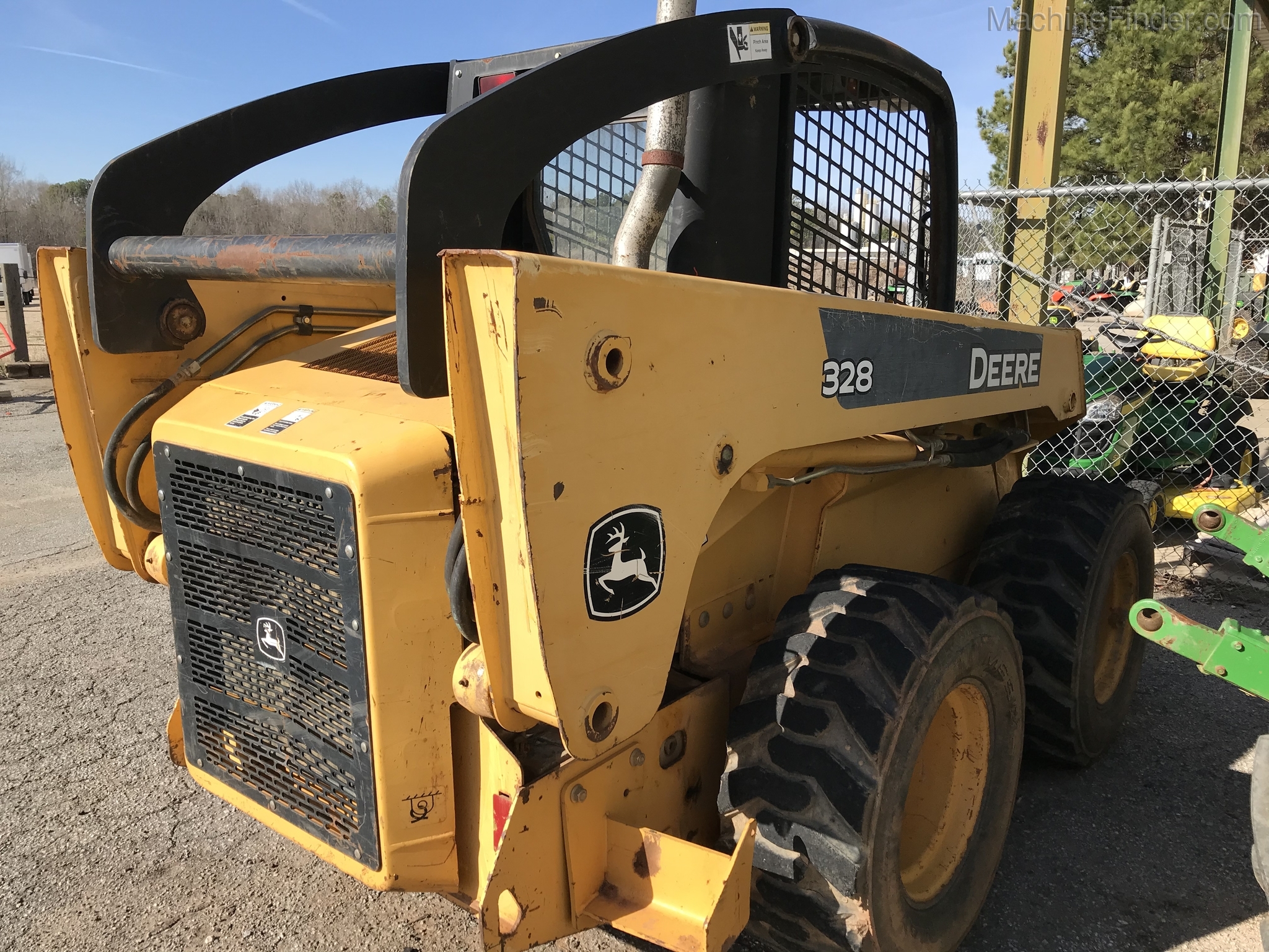 2006 John Deere 328 Image 3