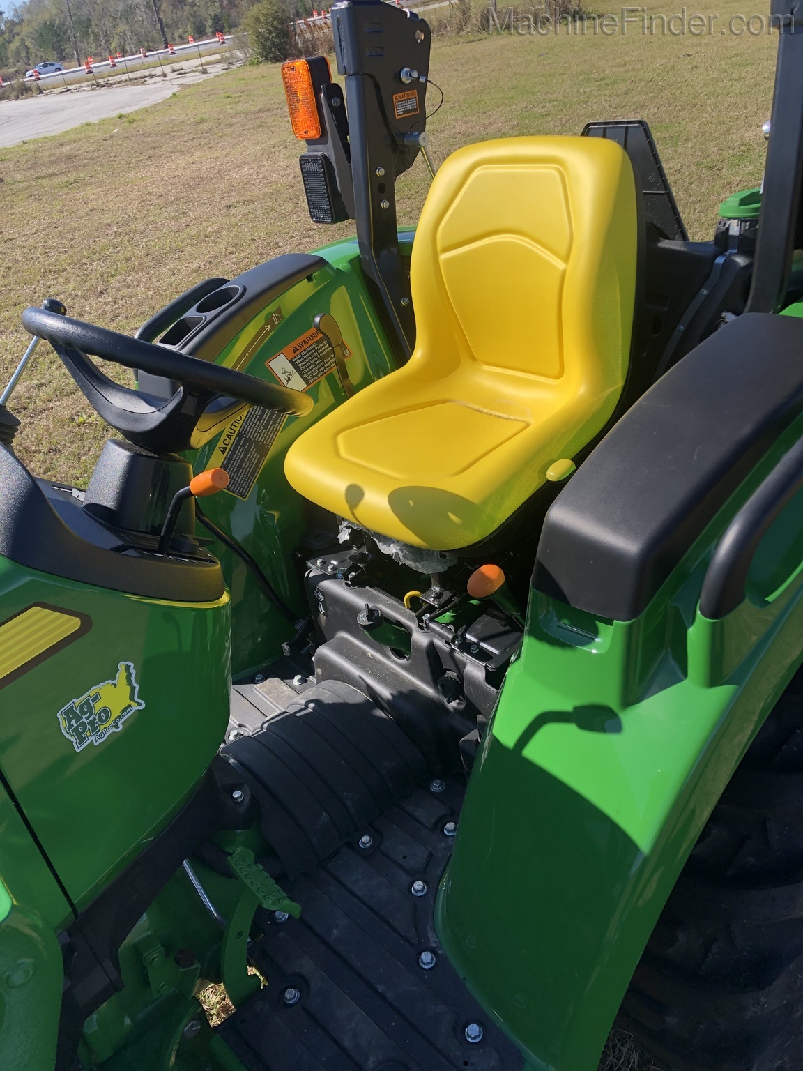 2020 John Deere 3025D Image 7