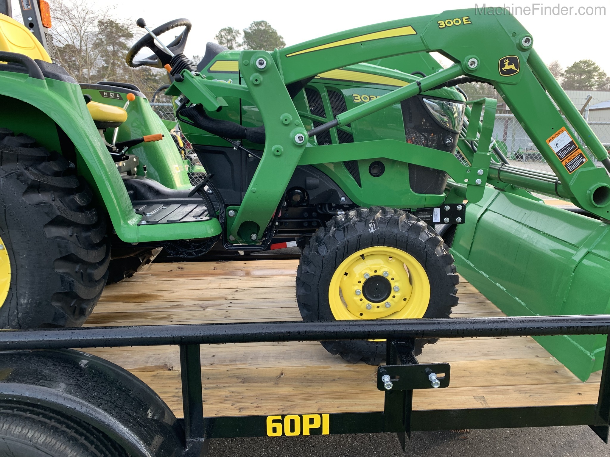 2020 John Deere 3032E Image 4