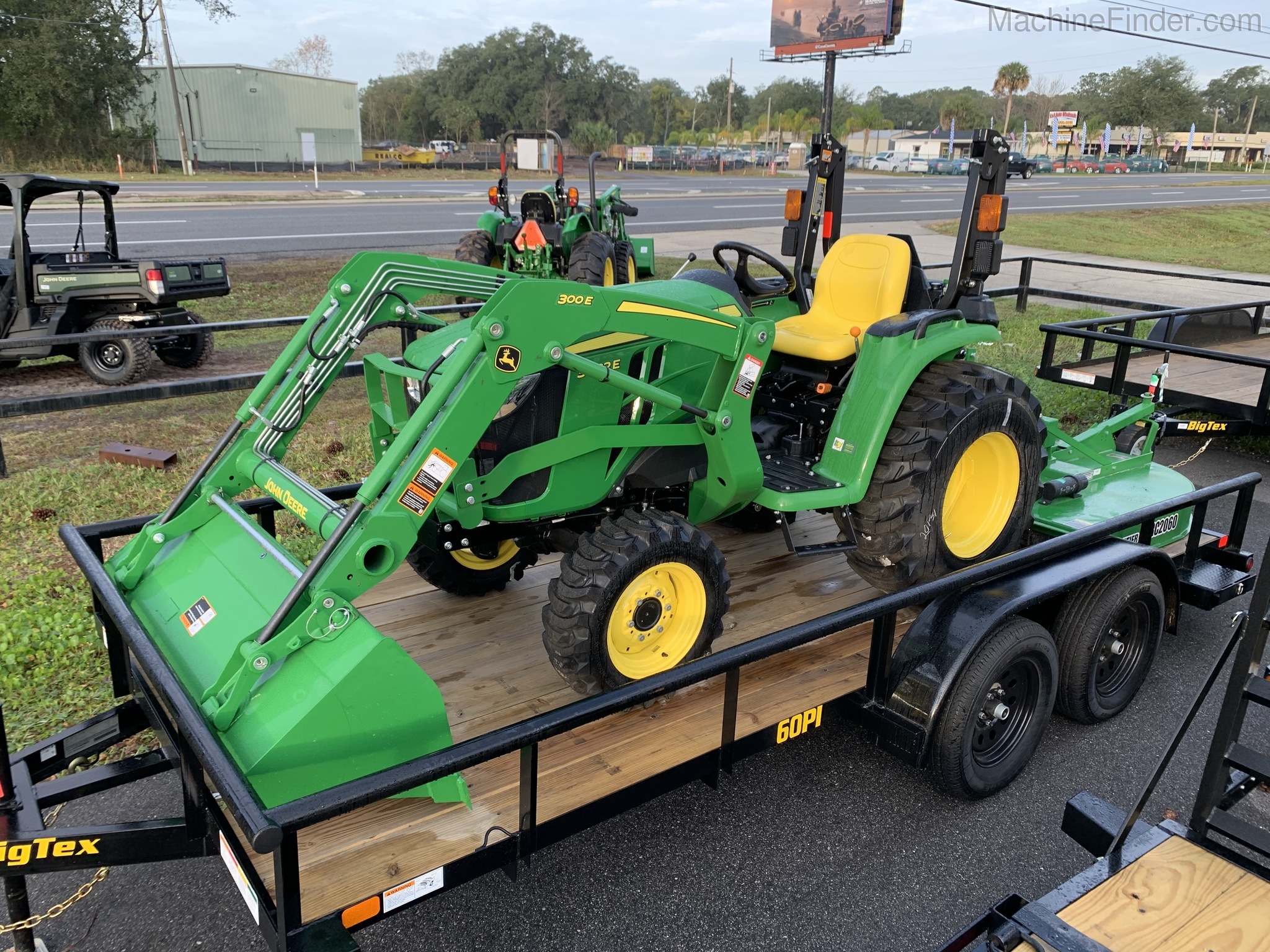 2020 John Deere 3032E Image 1