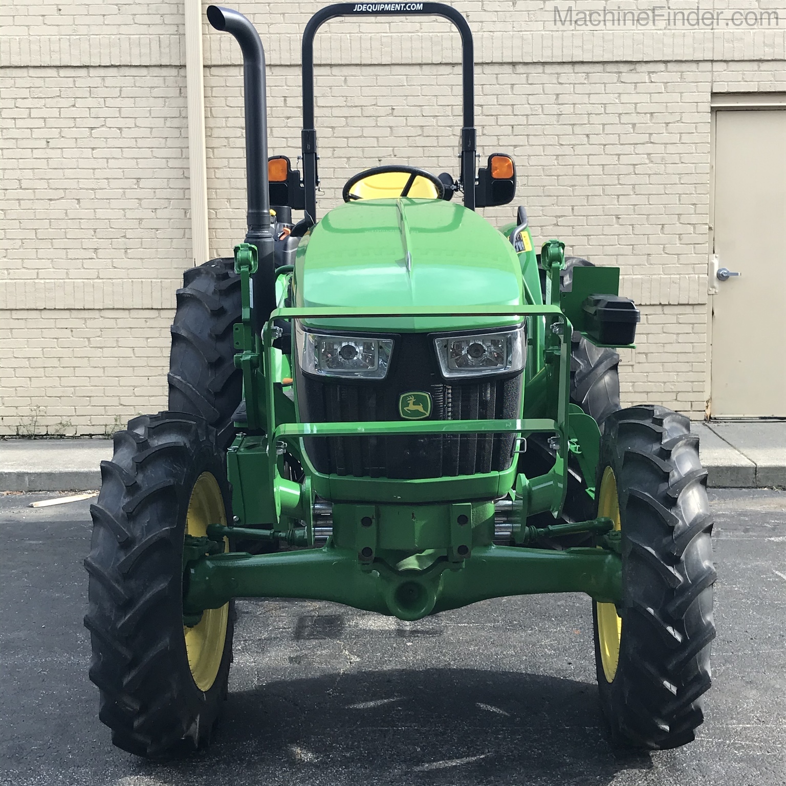 2018 John Deere 5065E Image 2