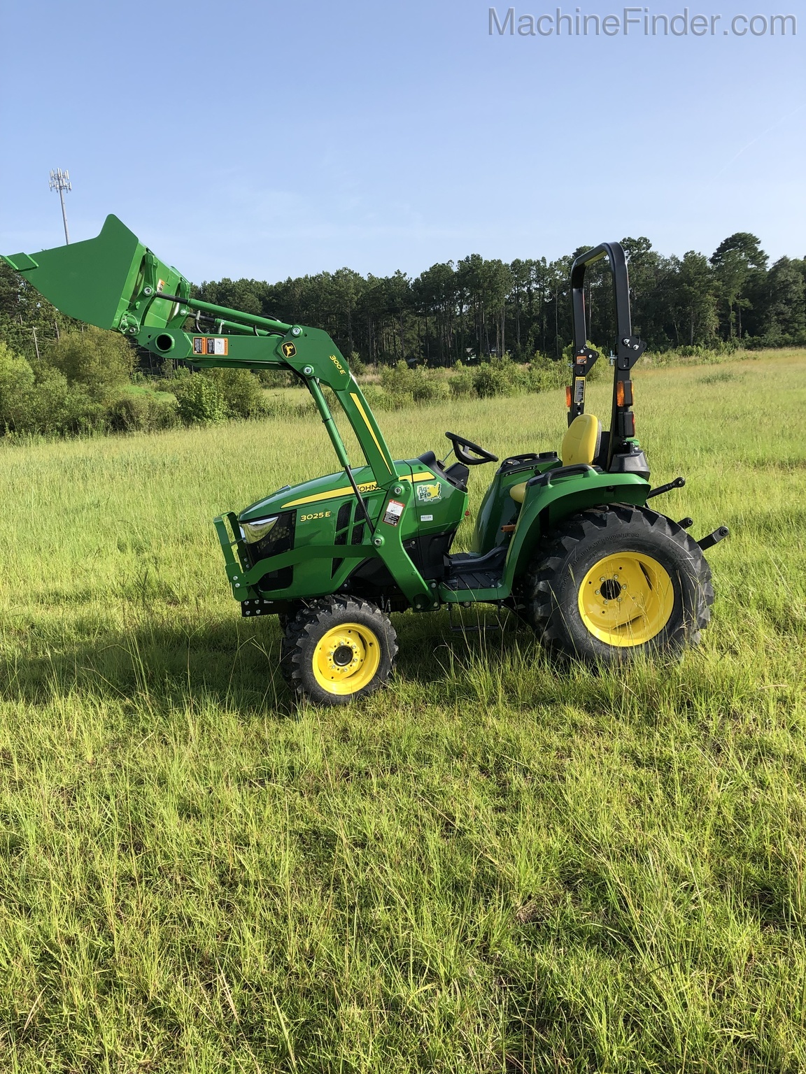 2020 John Deere 3025E Image 2