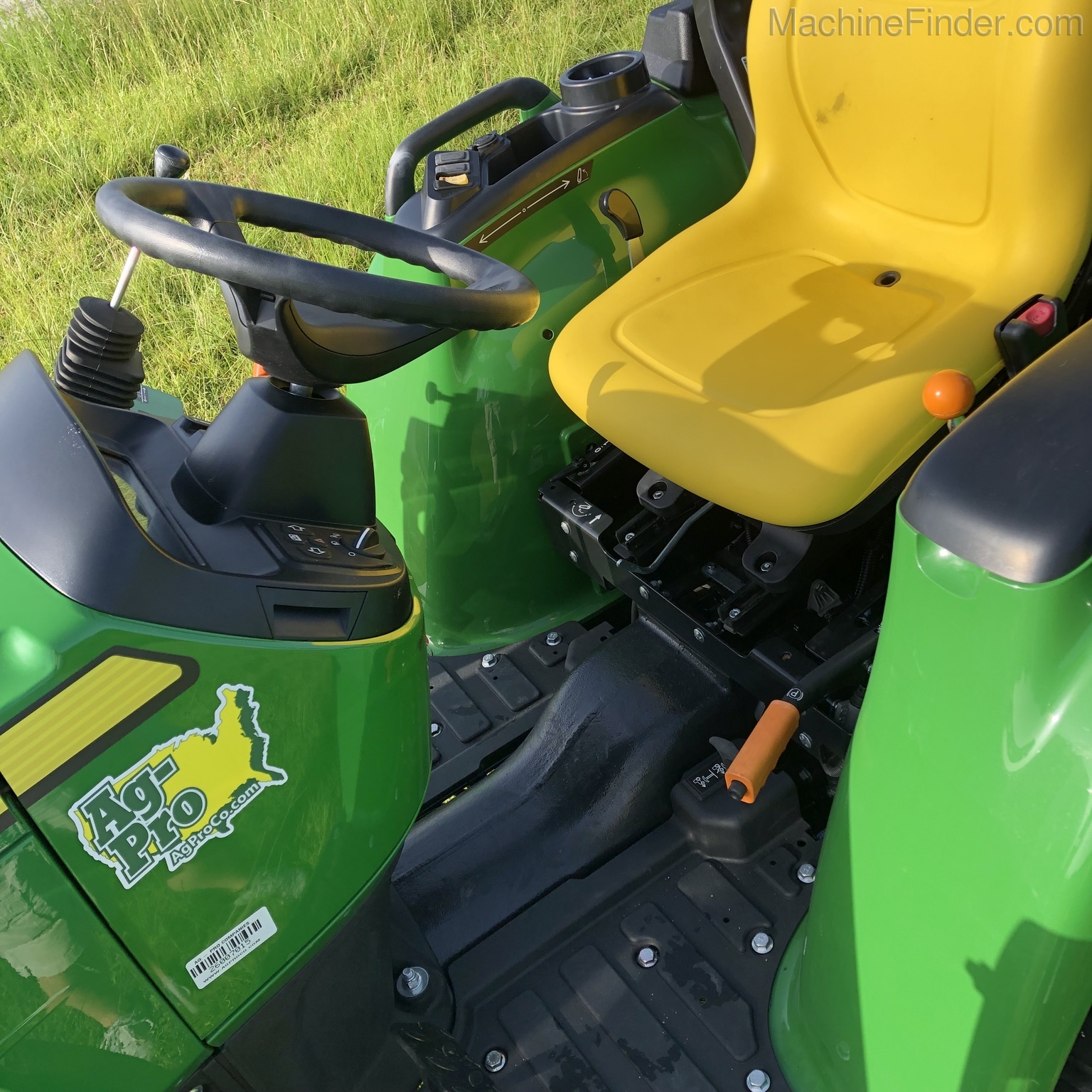 2020 John Deere 3025E Image 14