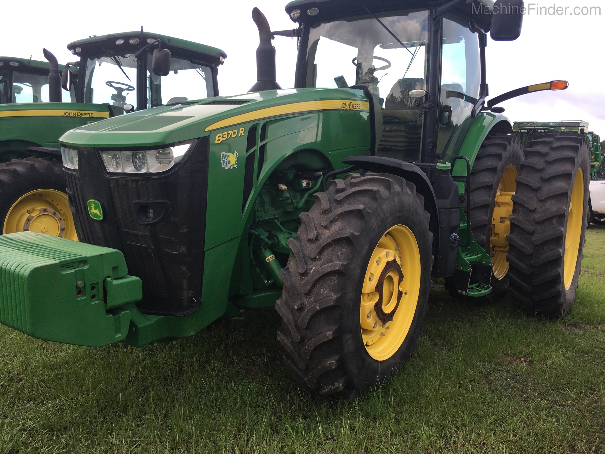 2014 John Deere 8370R Image 2