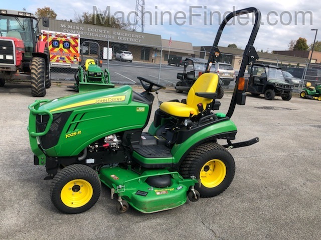 2014 John Deere 1025R Image 1