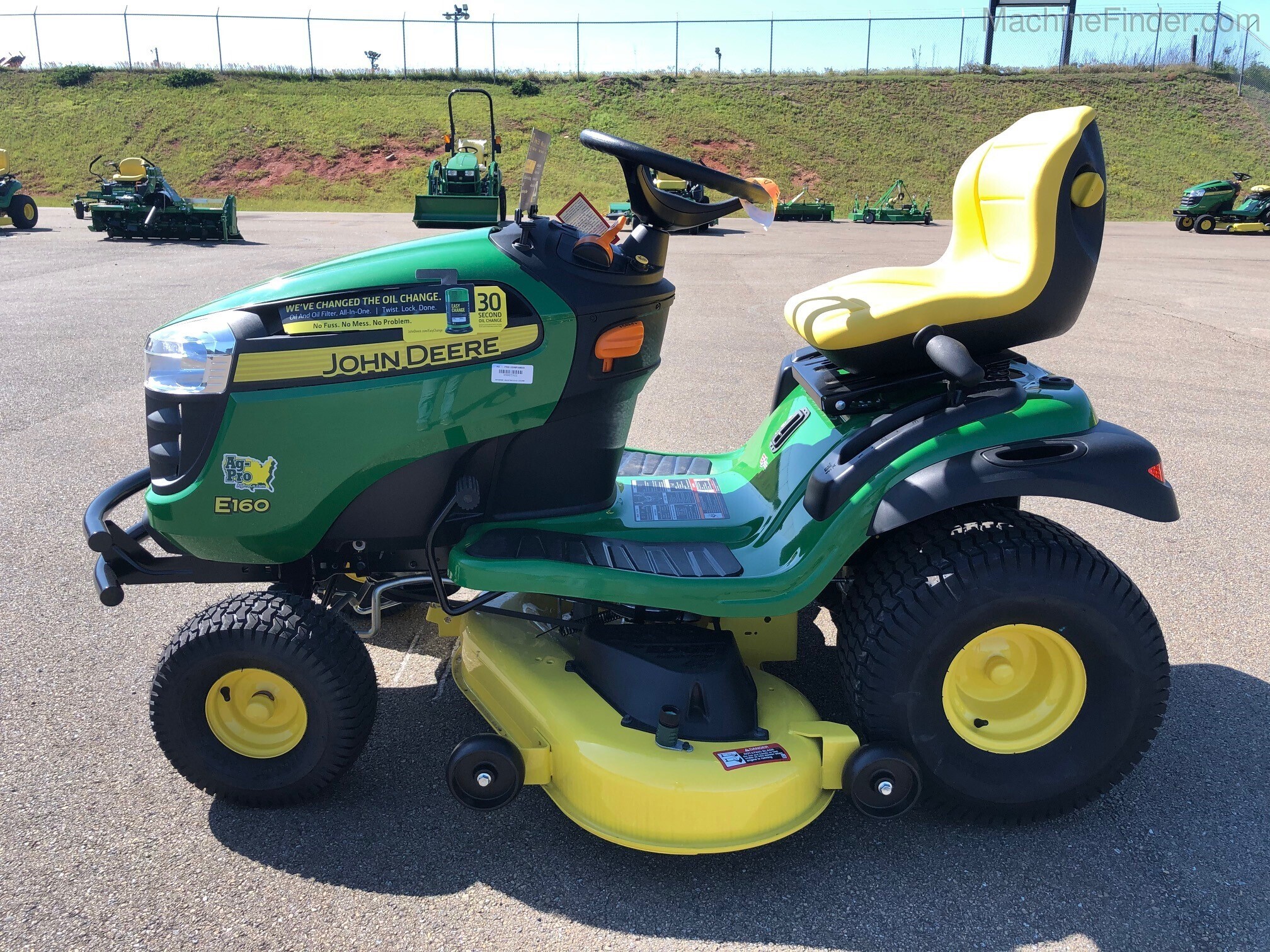 2020 John Deere E160 Image 3