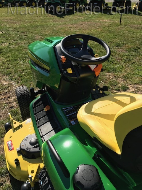 2021 John Deere X590 Image 9