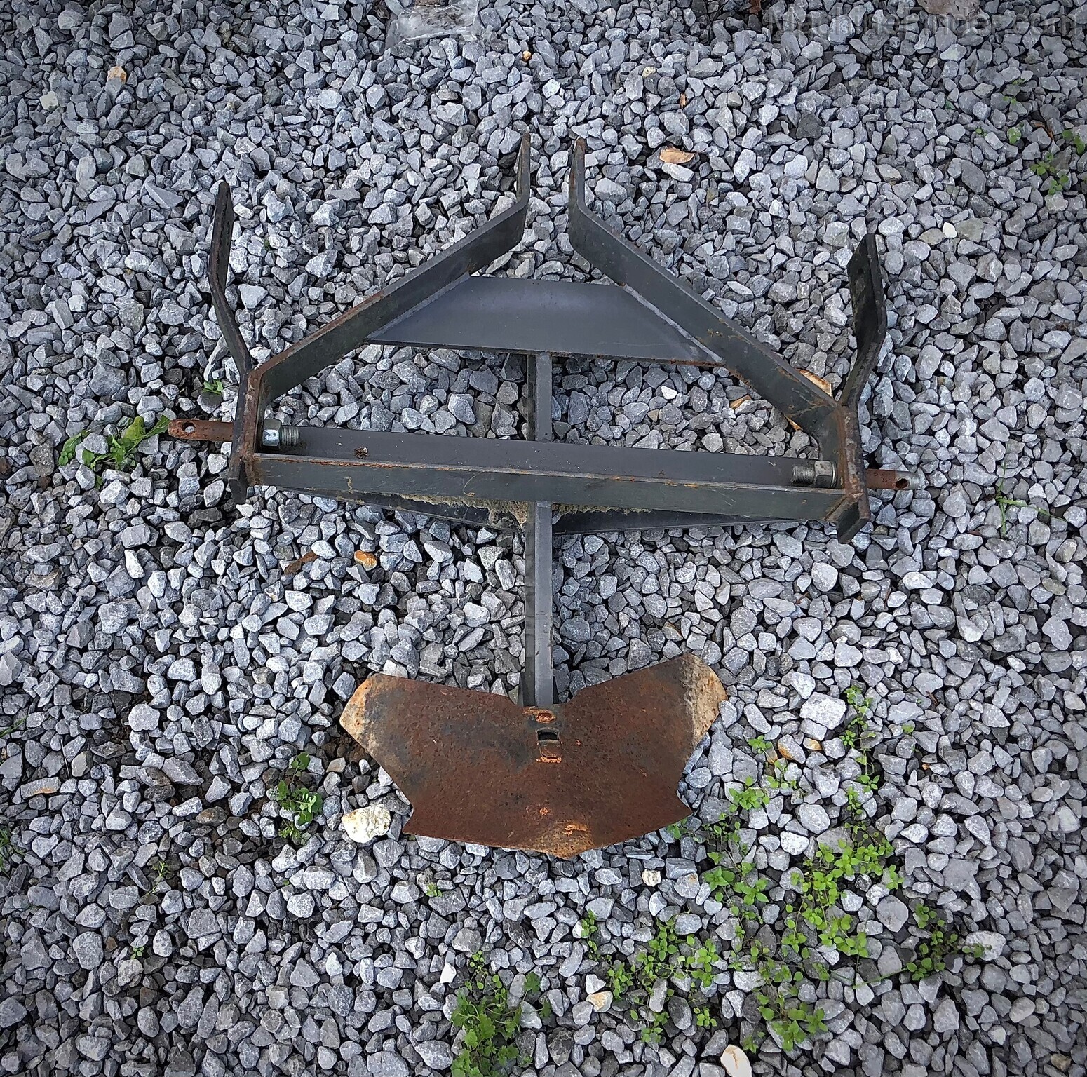 UNKNOWN MIDDLE BUSTER Image 3