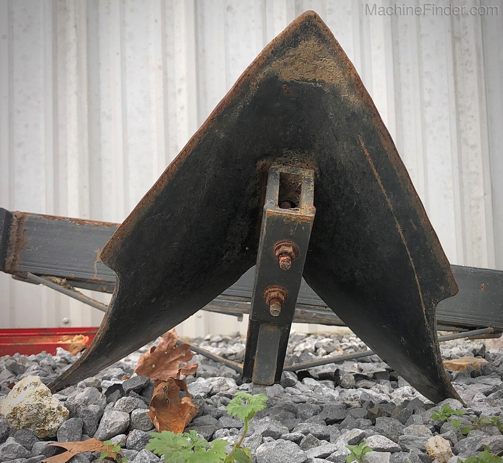 UNKNOWN MIDDLE BUSTER Image 5