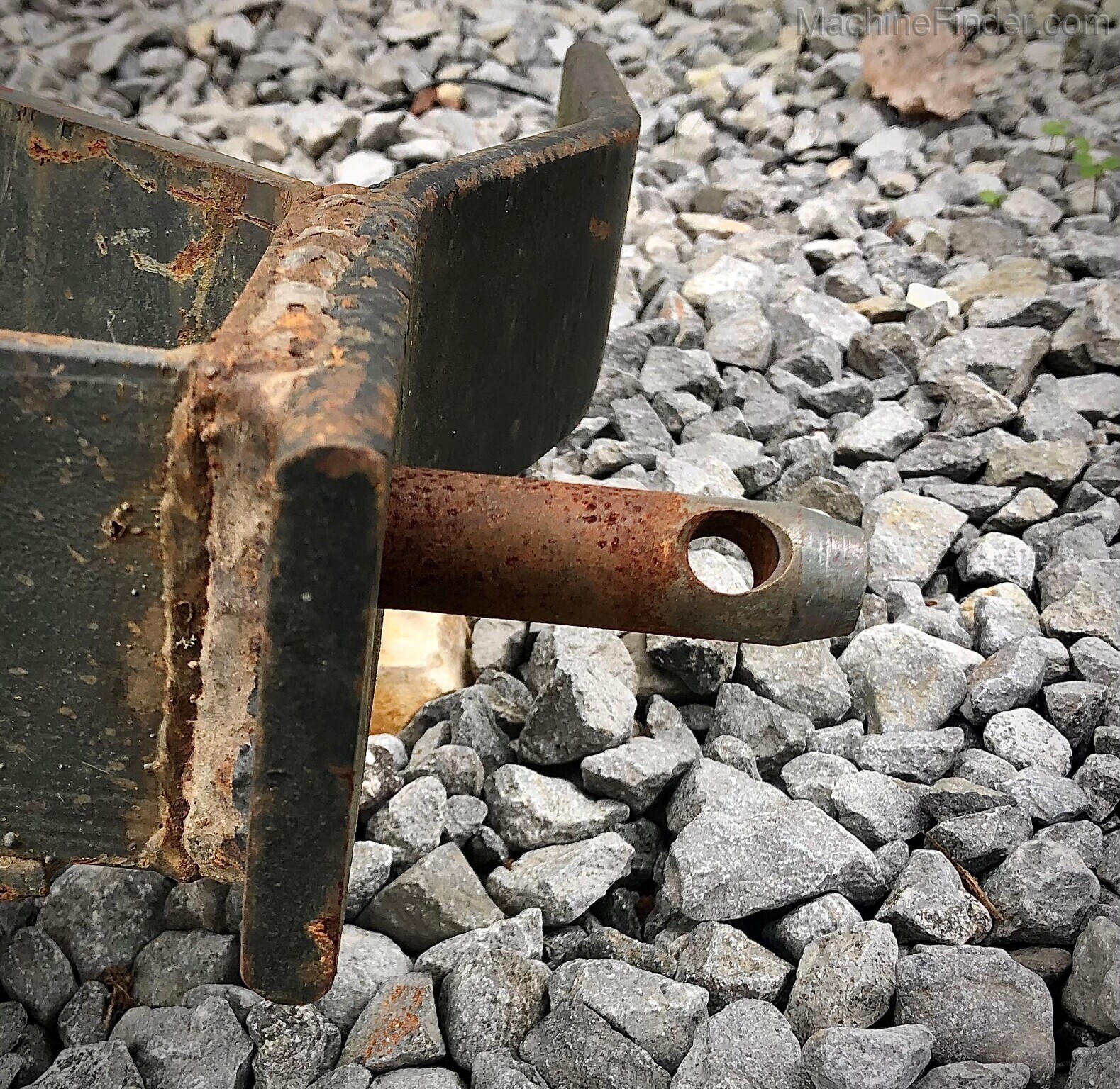 UNKNOWN MIDDLE BUSTER Image 6