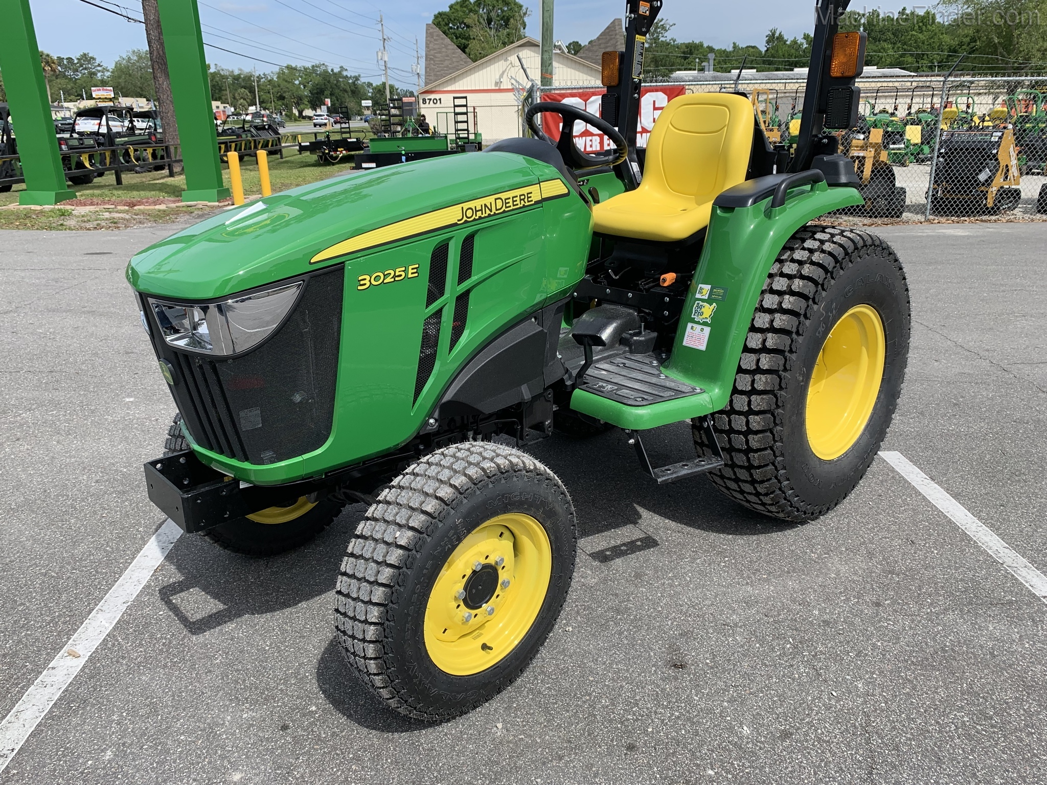 2020 John Deere 3025E Image 2