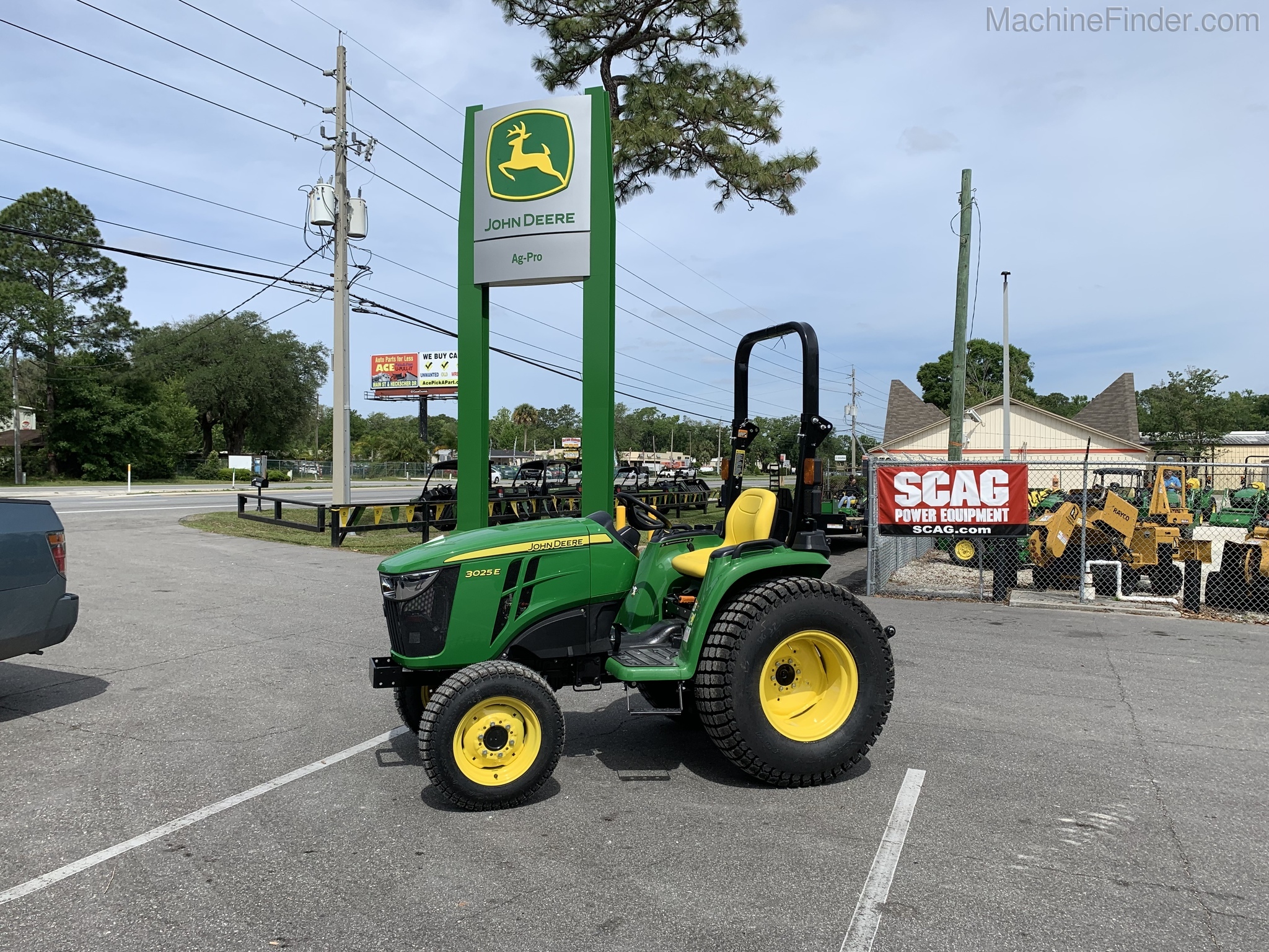 2020 John Deere 3025E Image 1