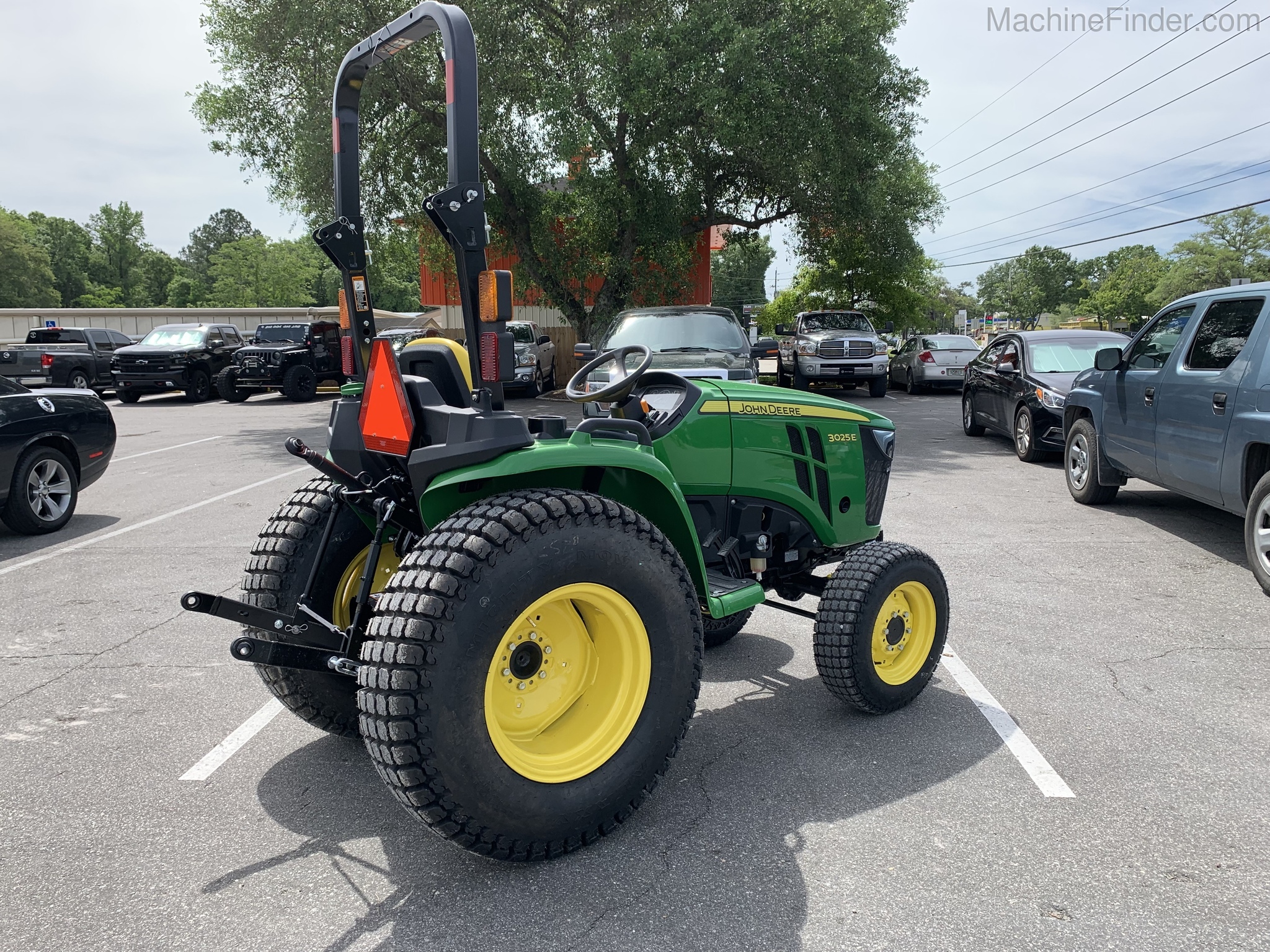 2020 John Deere 3025E Image 4