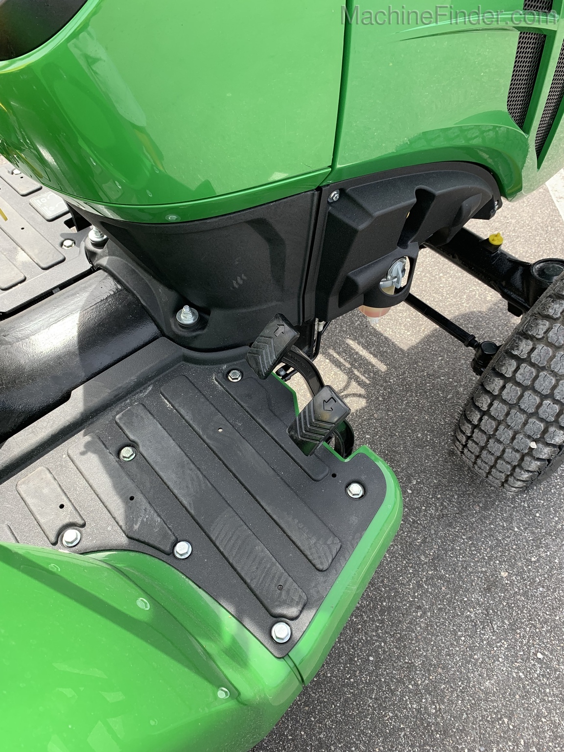 2020 John Deere 3025E Image 6