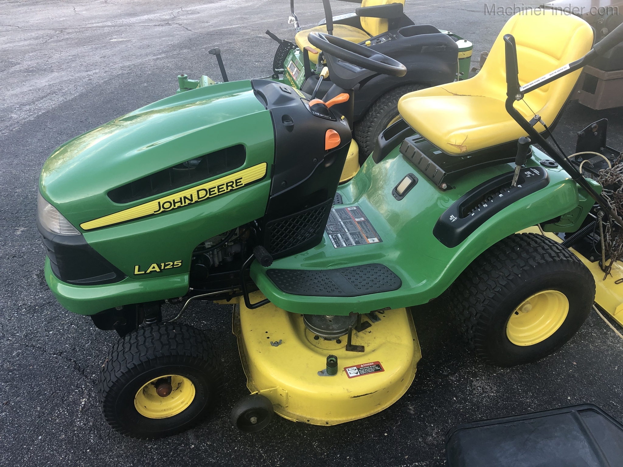 2009 John Deere LA125 Image 2