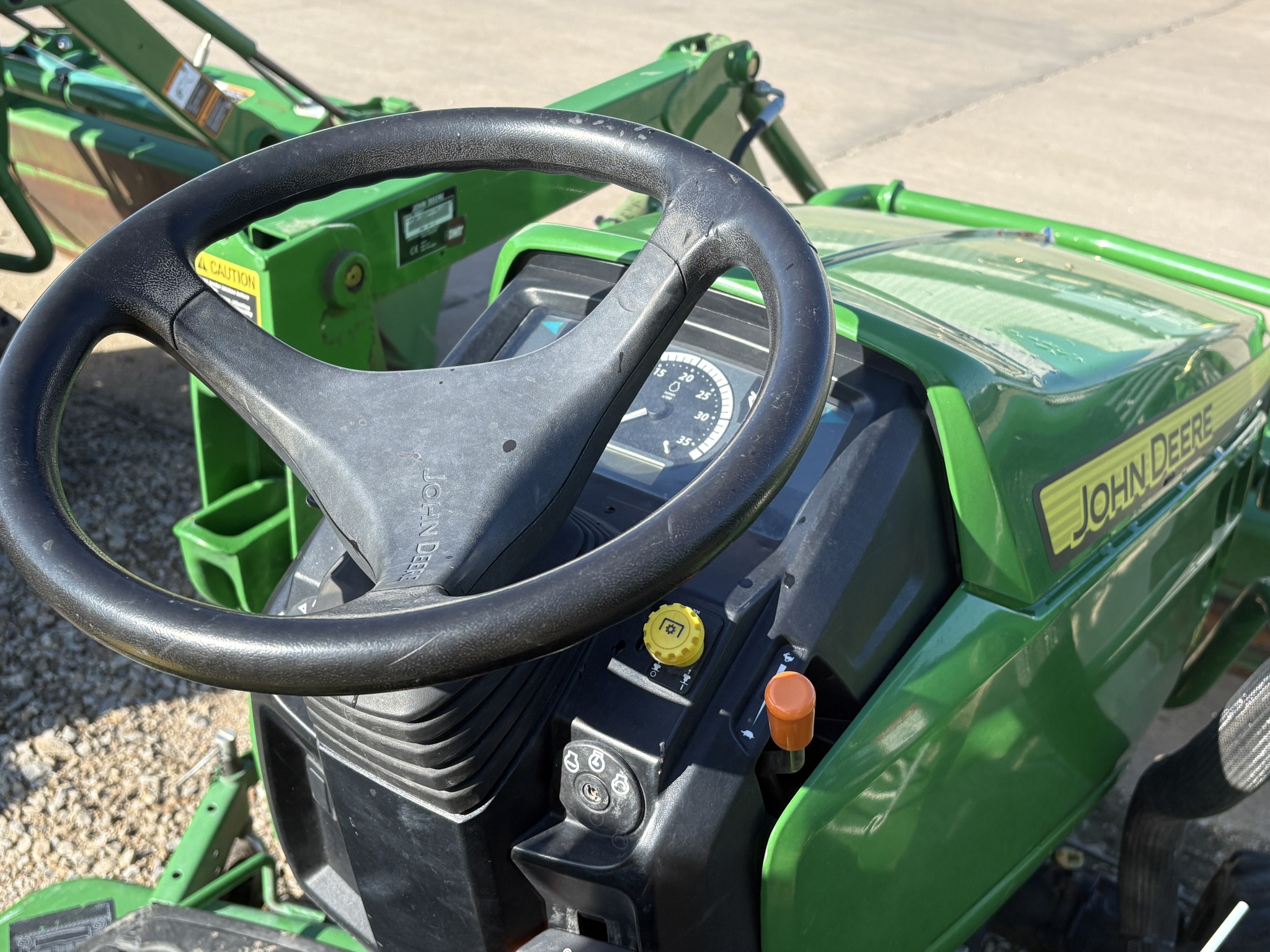 2012 John Deere 1026R Image 9