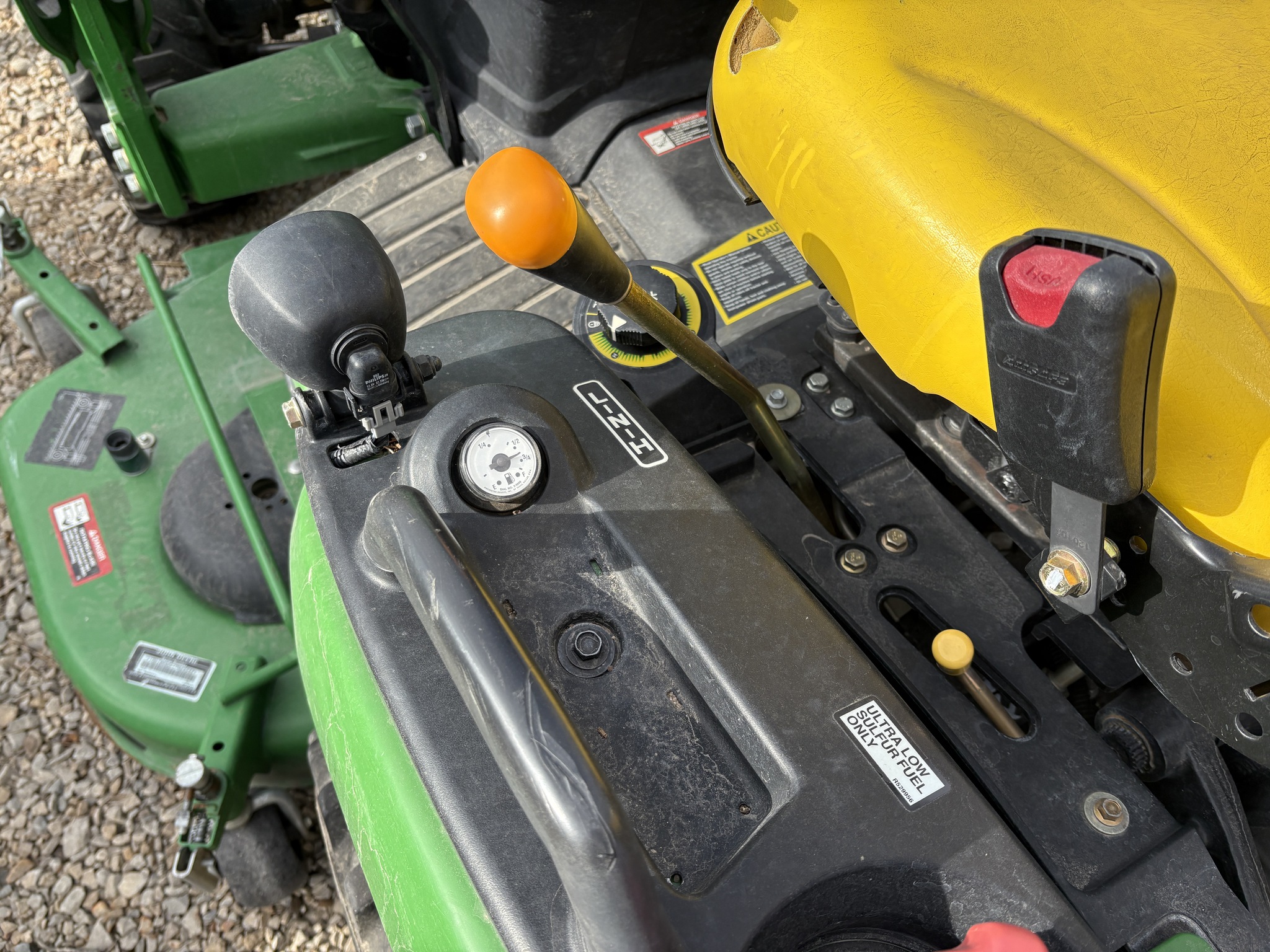 2012 John Deere 1026R Image 11