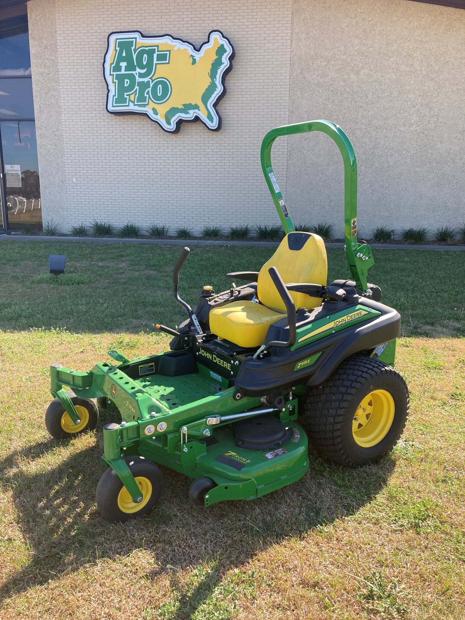 2023 John Deere Z915E Image 1