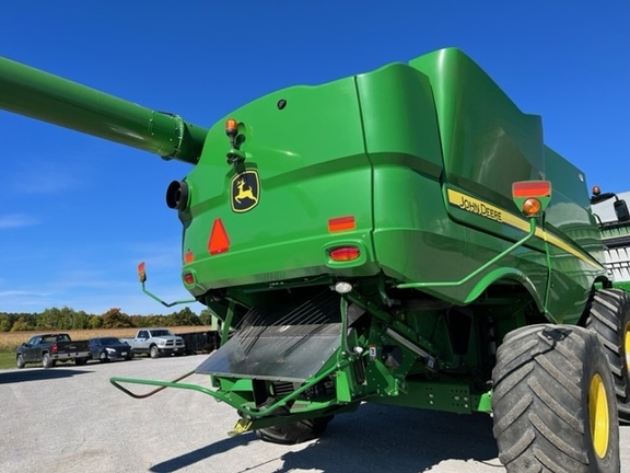 2017 John Deere S680 thumbnail 2