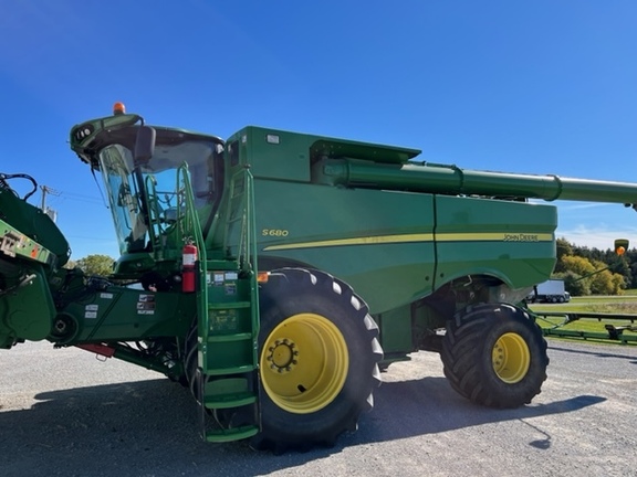 2017 John Deere S680 thumbnail 4