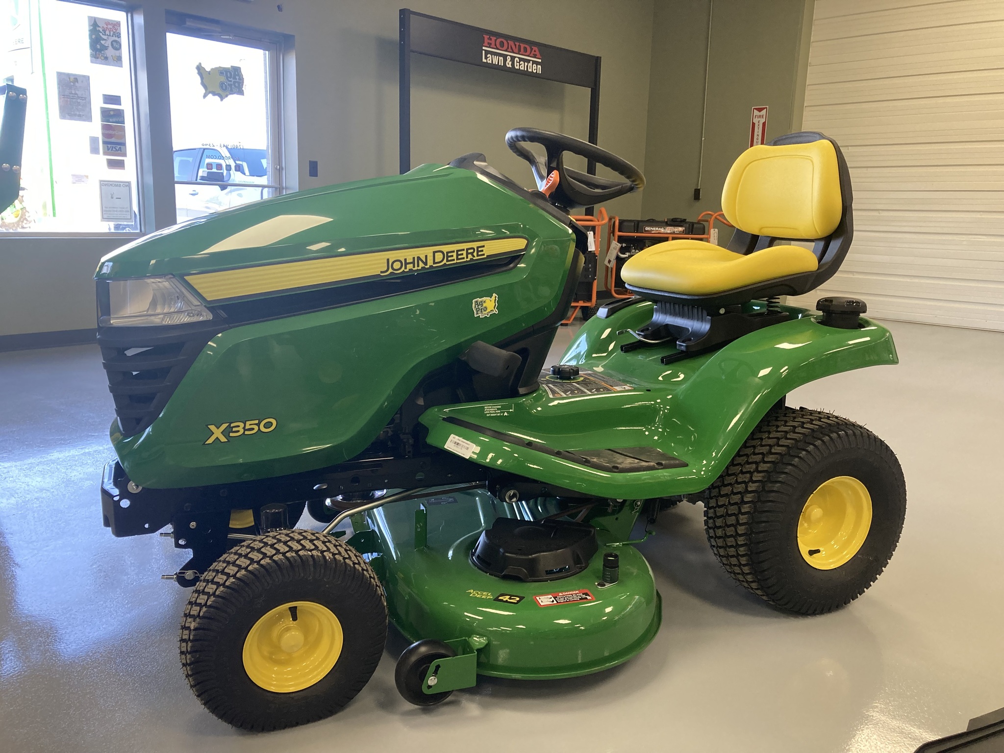 2023 John Deere X350 Lawn & Garden Tractors Richwood, OH