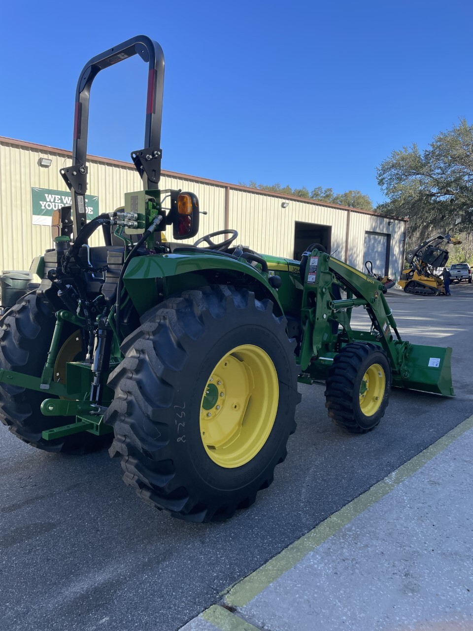 2023 John Deere 4052R Image 5