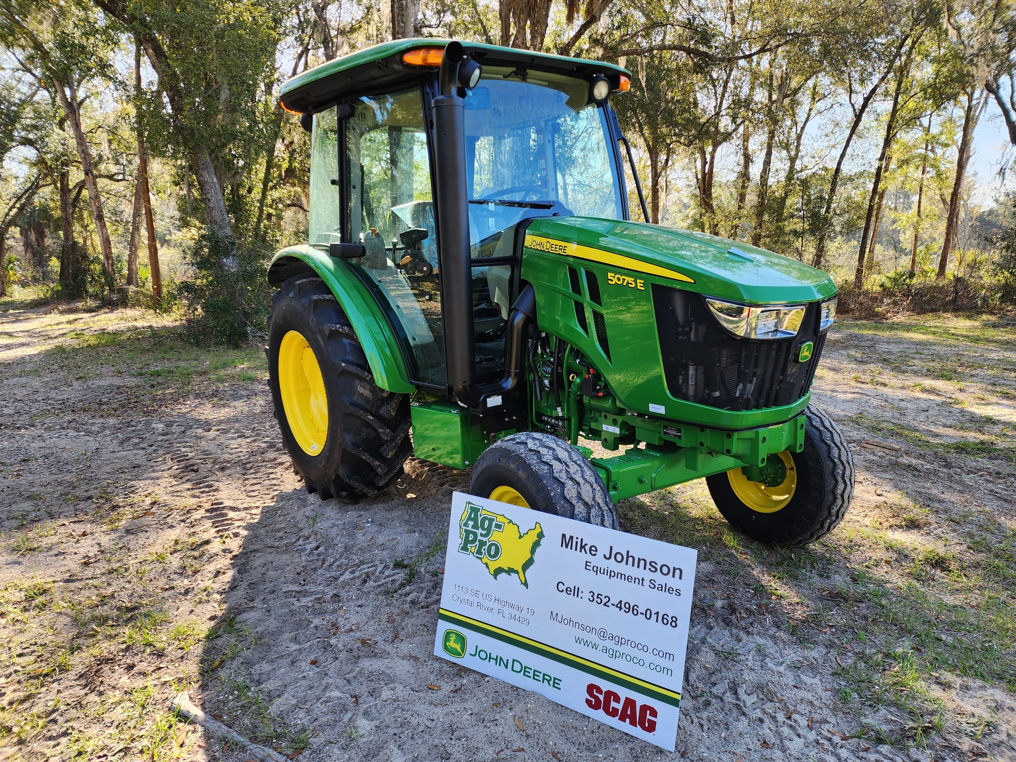 2023 John Deere 5075E Image 6