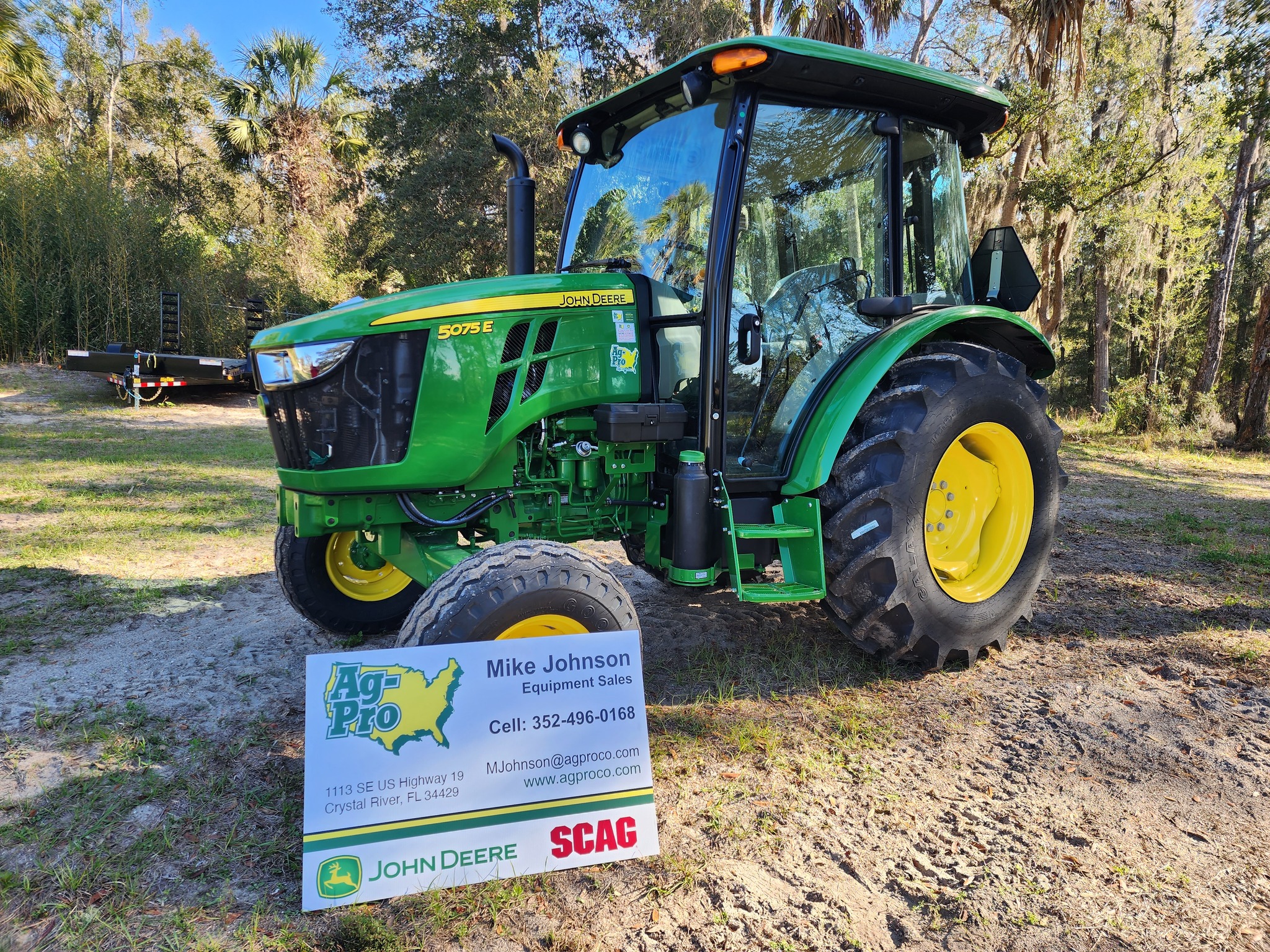 2023 John Deere 5075E Image 1