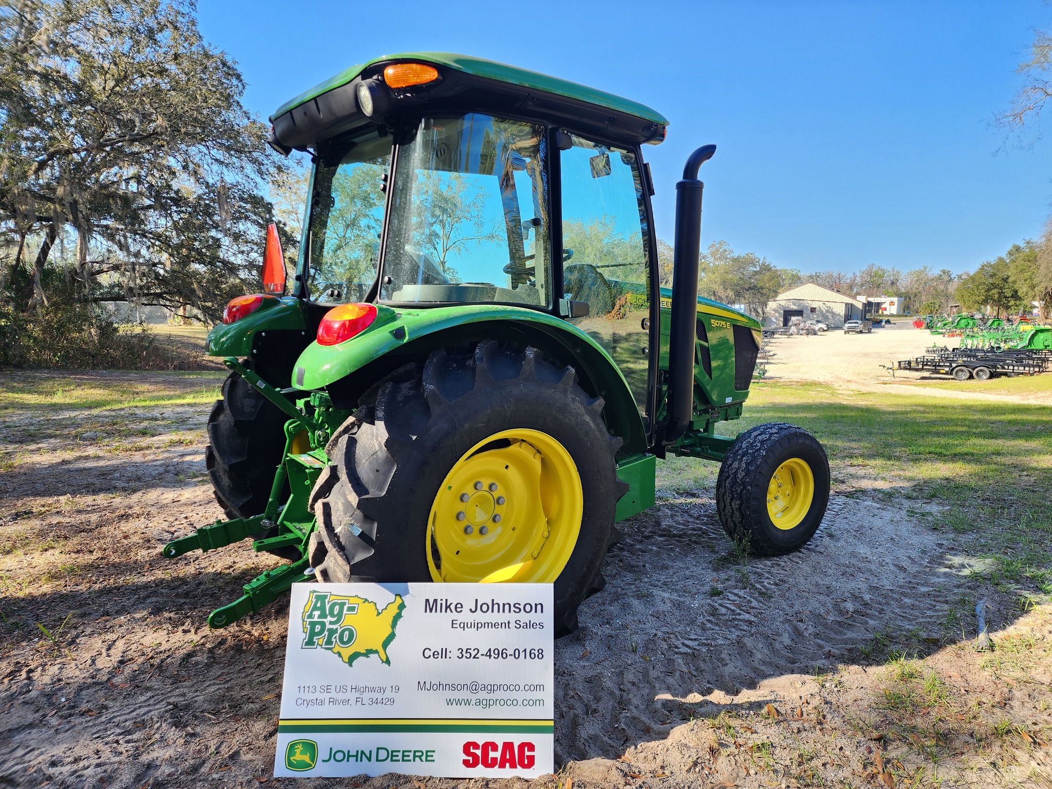 2023 John Deere 5075E Image 5