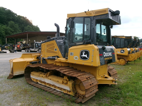 2023 John Deere 700L