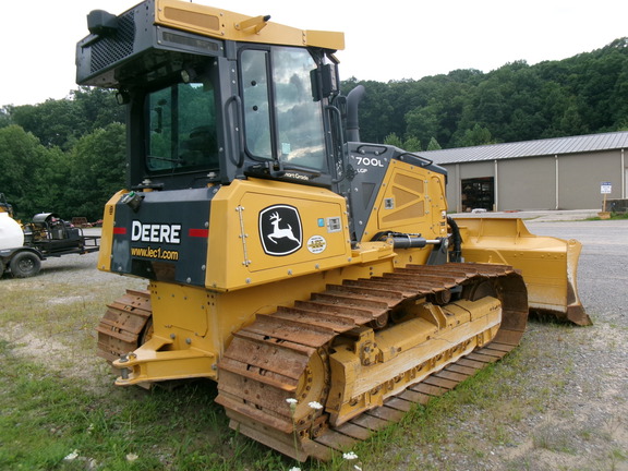 2023 John Deere 700L