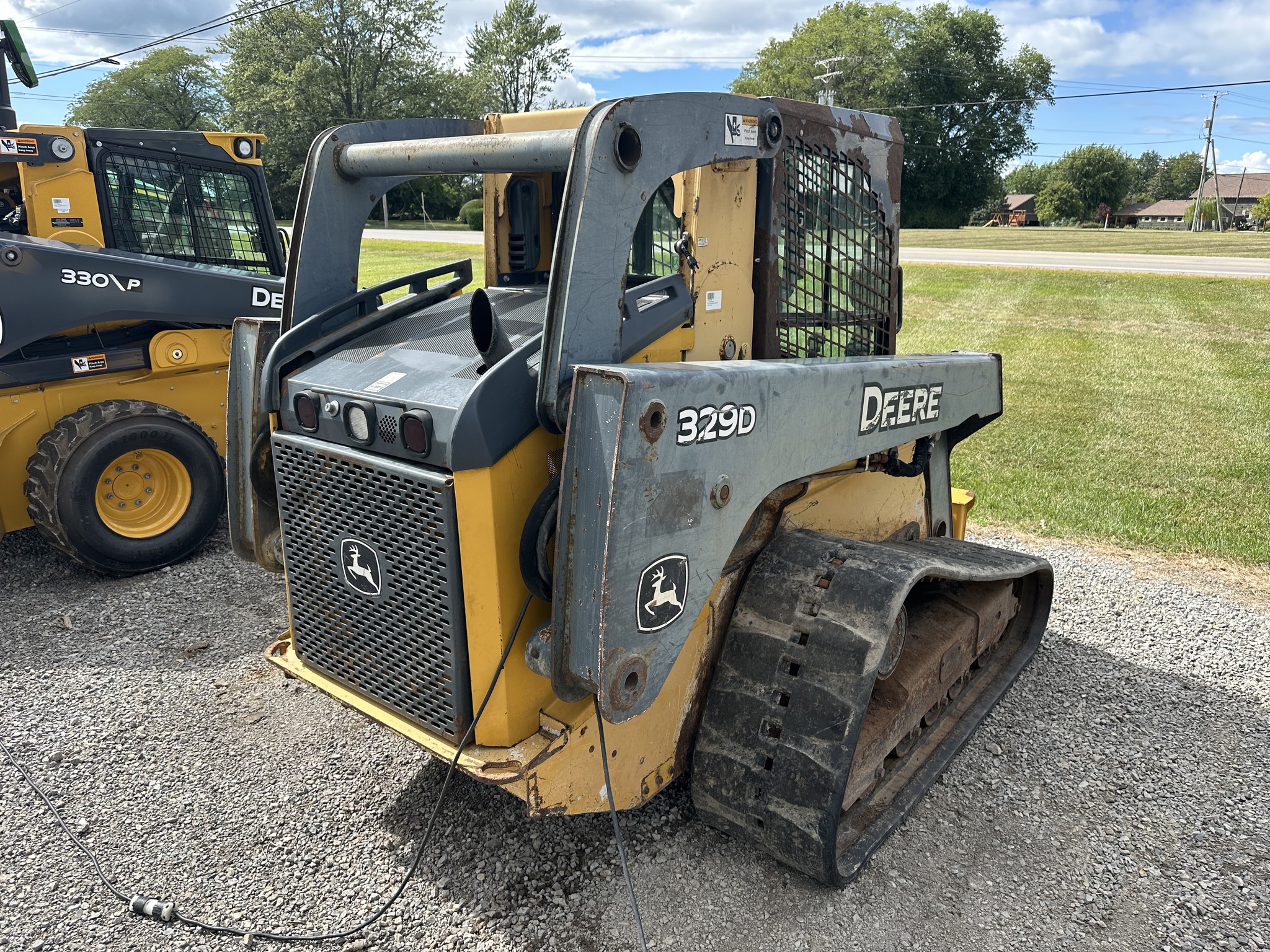 2011 John Deere 329D Image 5