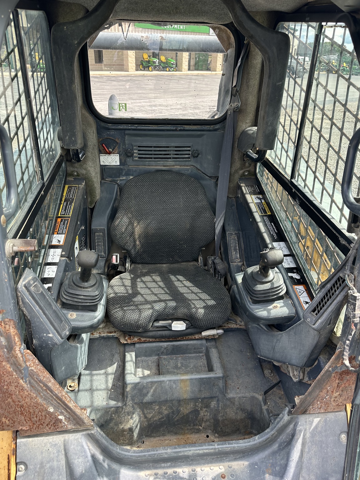 2011 John Deere 329D Image 2