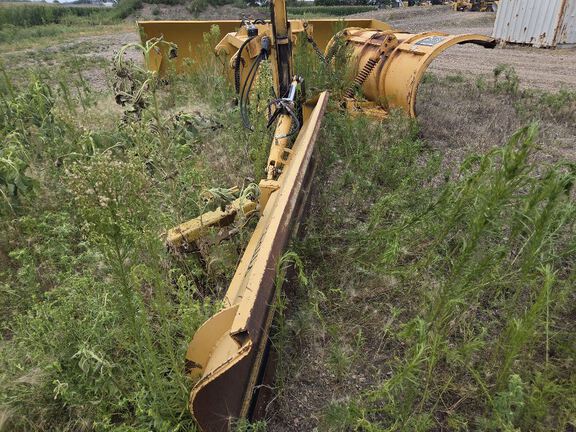 2006 John Deere 6145M